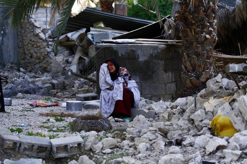 Mideast-Iran-Earthqua_Horror