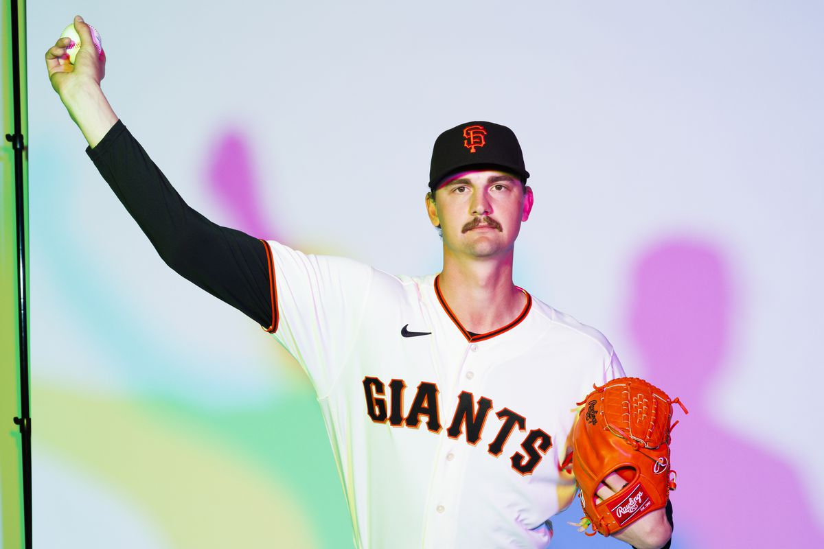 San Francisco Giants pitcher Sean Hjelle